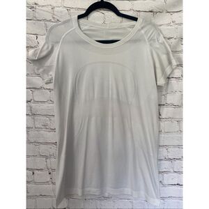 Lululemon Swiftly Tech Short Sleeve crew size 12